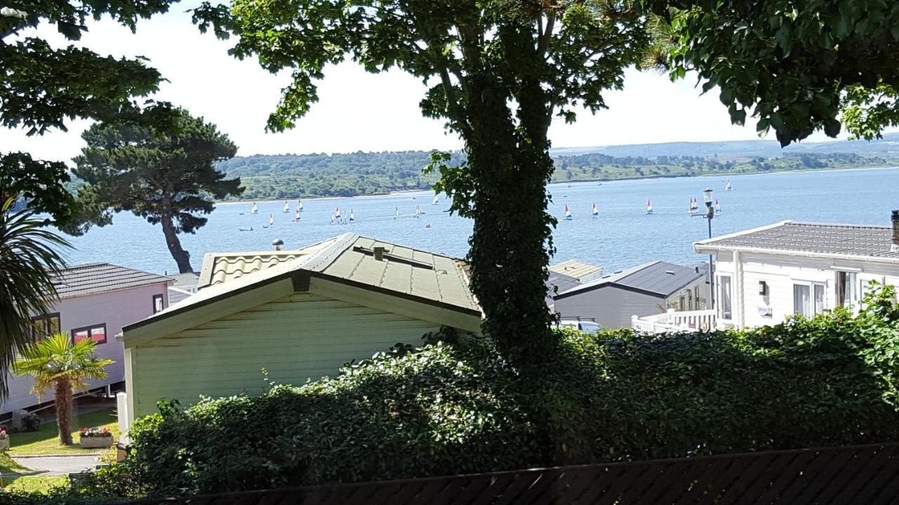 Hotel Pine Ridge 59 Rockley Park Poole With Sea View Sleeps Six Exterior foto