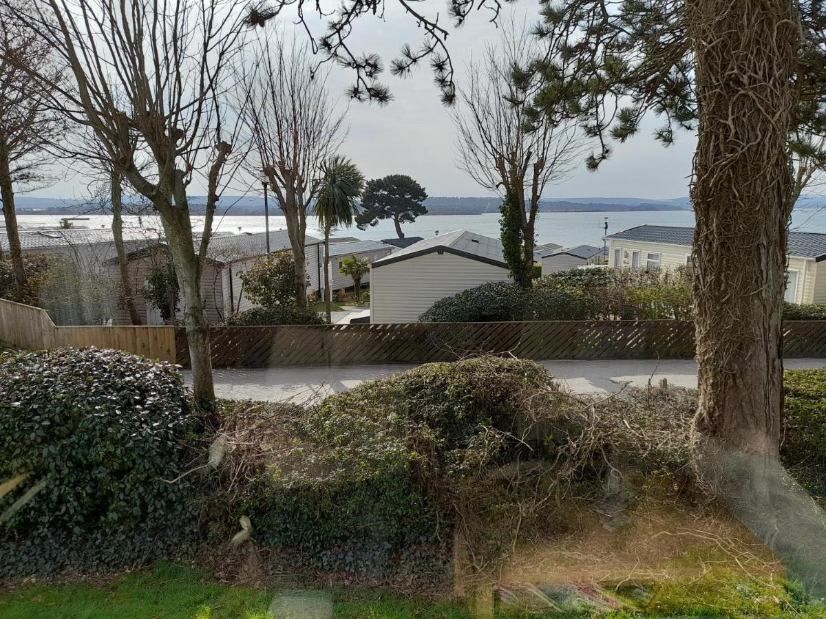 Hotel Pine Ridge 59 Rockley Park Poole With Sea View Sleeps Six Exterior foto