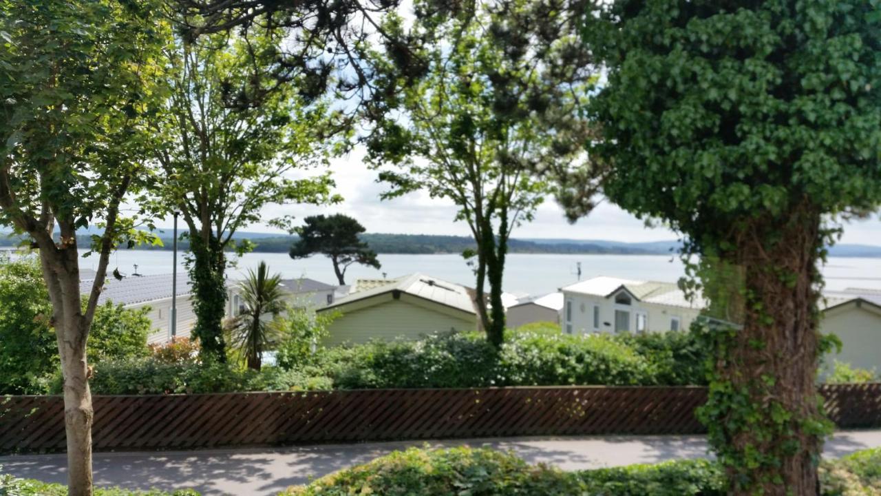 Hotel Pine Ridge 59 Rockley Park Poole With Sea View Sleeps Six Exterior foto